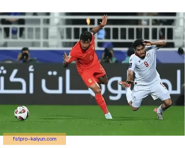 足球赛季最佳表现持续提升，成为众多球队争夺的焦点选手